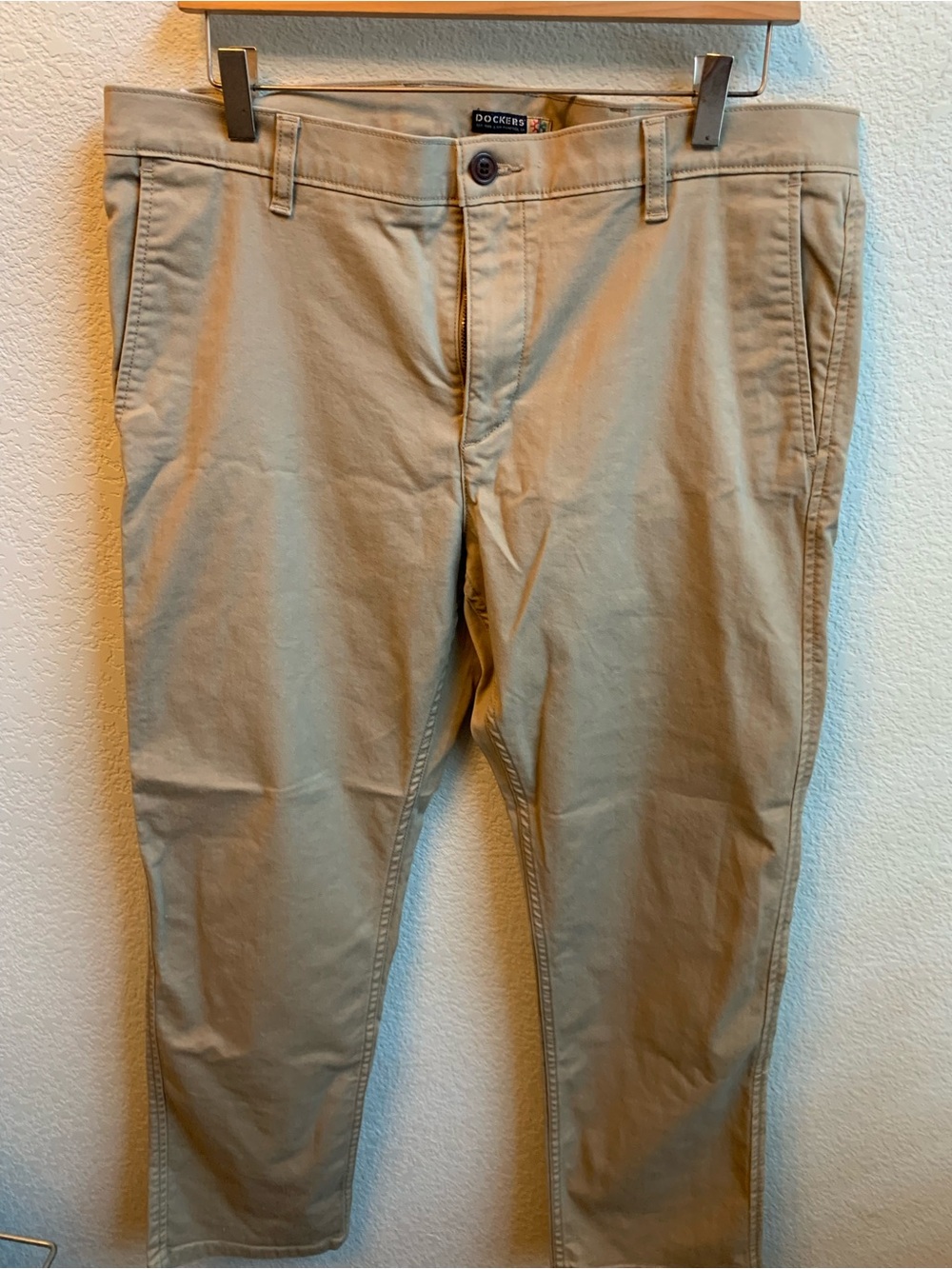 Dockers Men's Tan Chino Pants